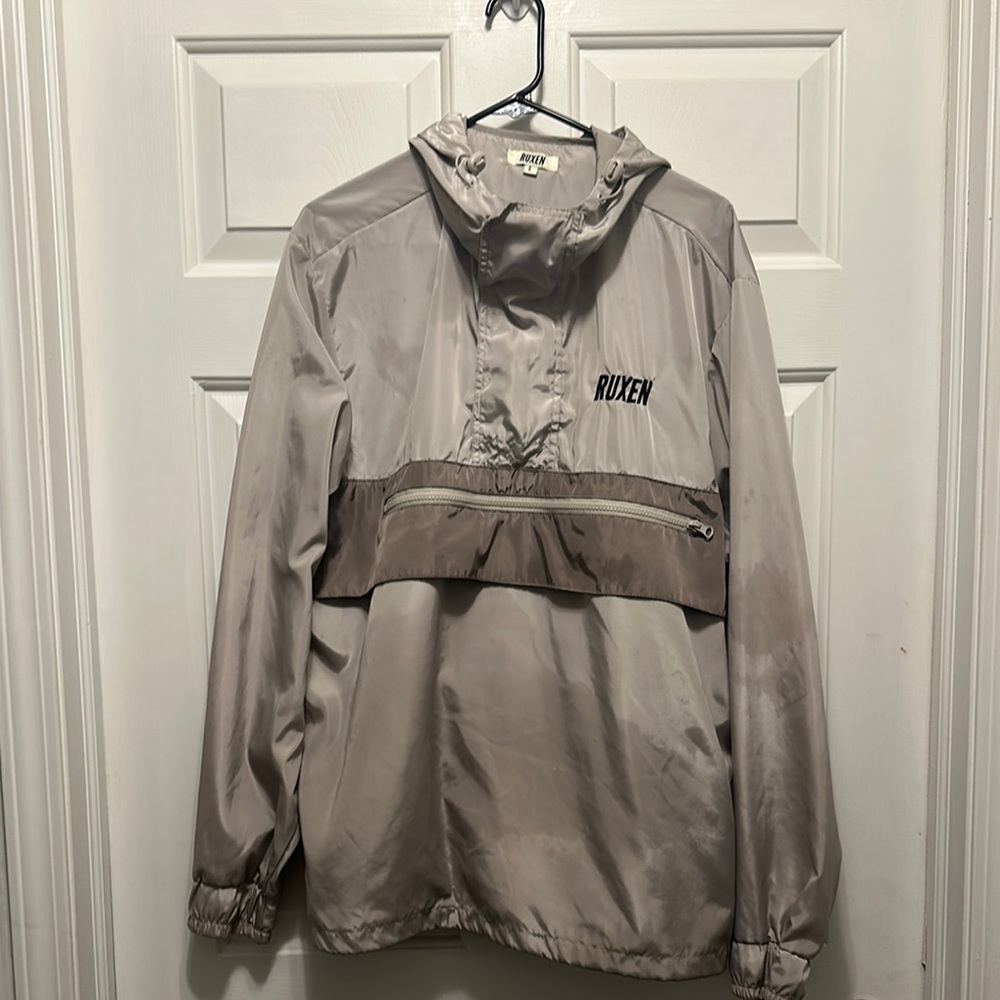 Light weight pullover size large men’s